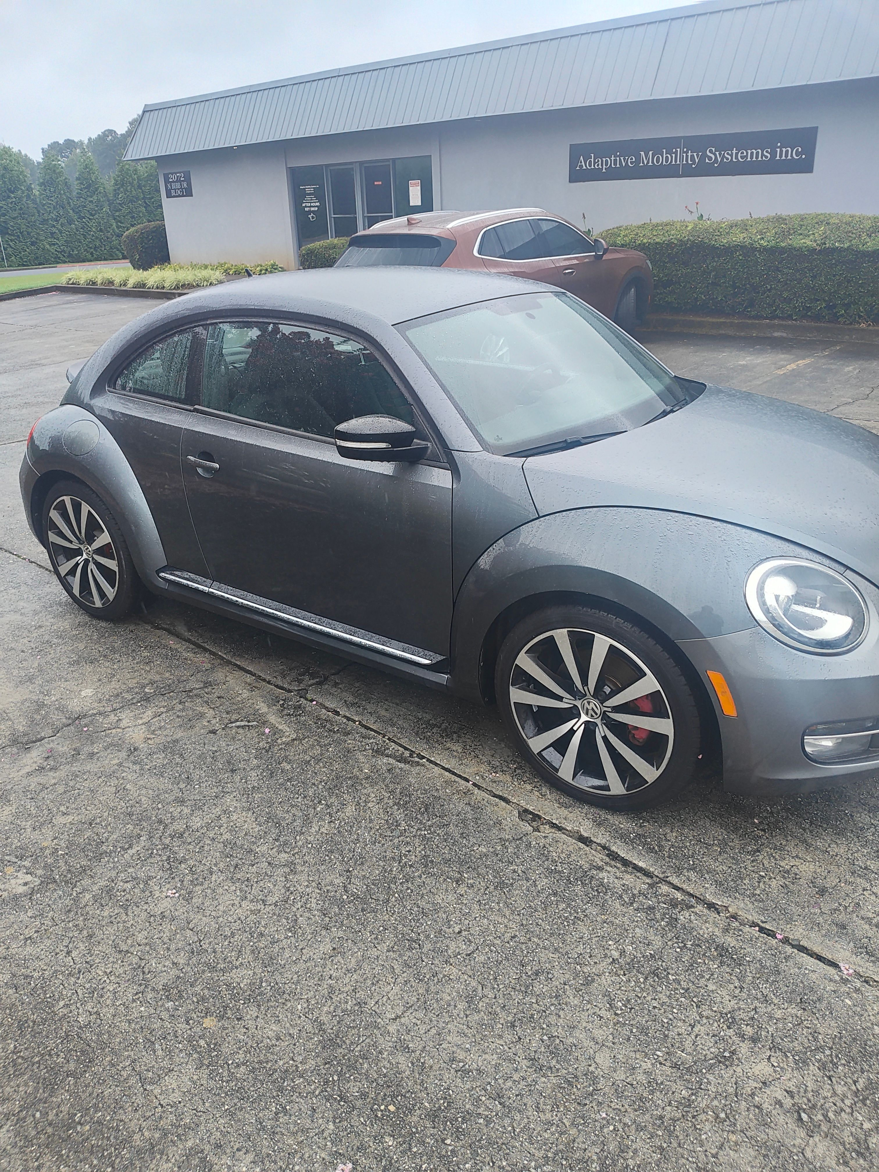 Used 2012 Volkswagen Beetle 2.0T FWD image 6