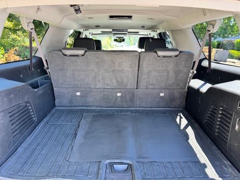 Used 2016 Chevrolet Suburban LTZ image 9