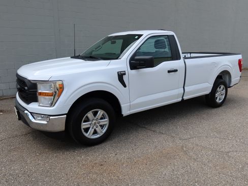 Used 2022 Ford F150 XL w/ Equipment Group 101A High RWD image 2