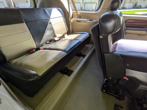 Used 2005 Ford Excursion Eddie Bauer image 15