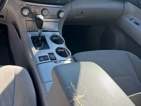Used 2011 Toyota Highlander 4WD image 19
