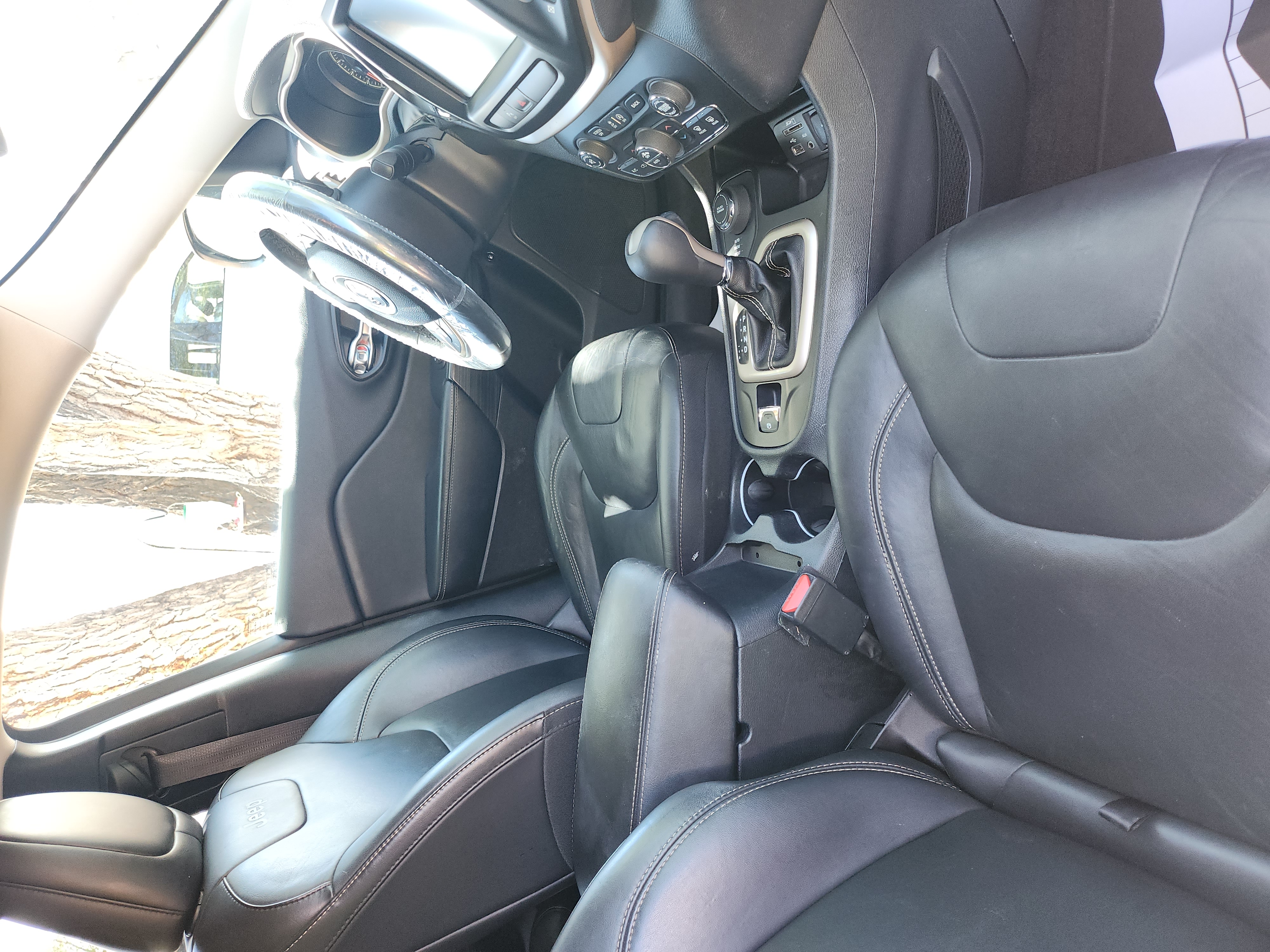 Used 2016 Jeep Cherokee Limited AWD/4WD image 15