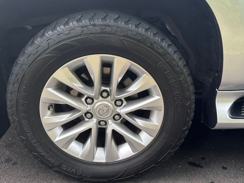 Used 2015 Lexus GX 460 w/ Premium Package AWD/4WD image 18