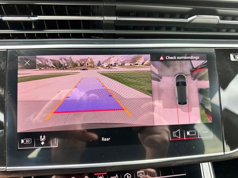 Used 2019 Audi Q8 Premium Plus w/ Premium Plus AWD/4WD image 22