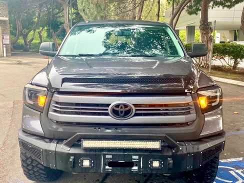 Used 2015 Toyota Tundra SR5 w/ SR5 Upgrade Package image 6