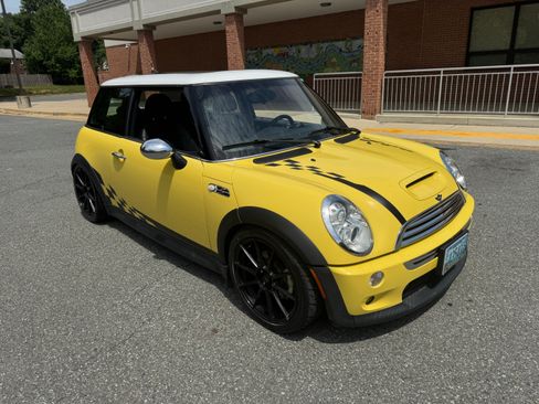 Used 2005 MINI Cooper S FWD image 1
