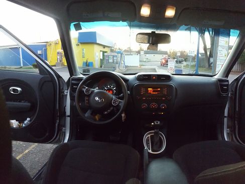 Used 2017 Kia Soul image 17