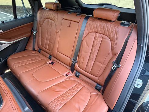 Used 2021 BMW X5 M50i w/ Executive Package image 27