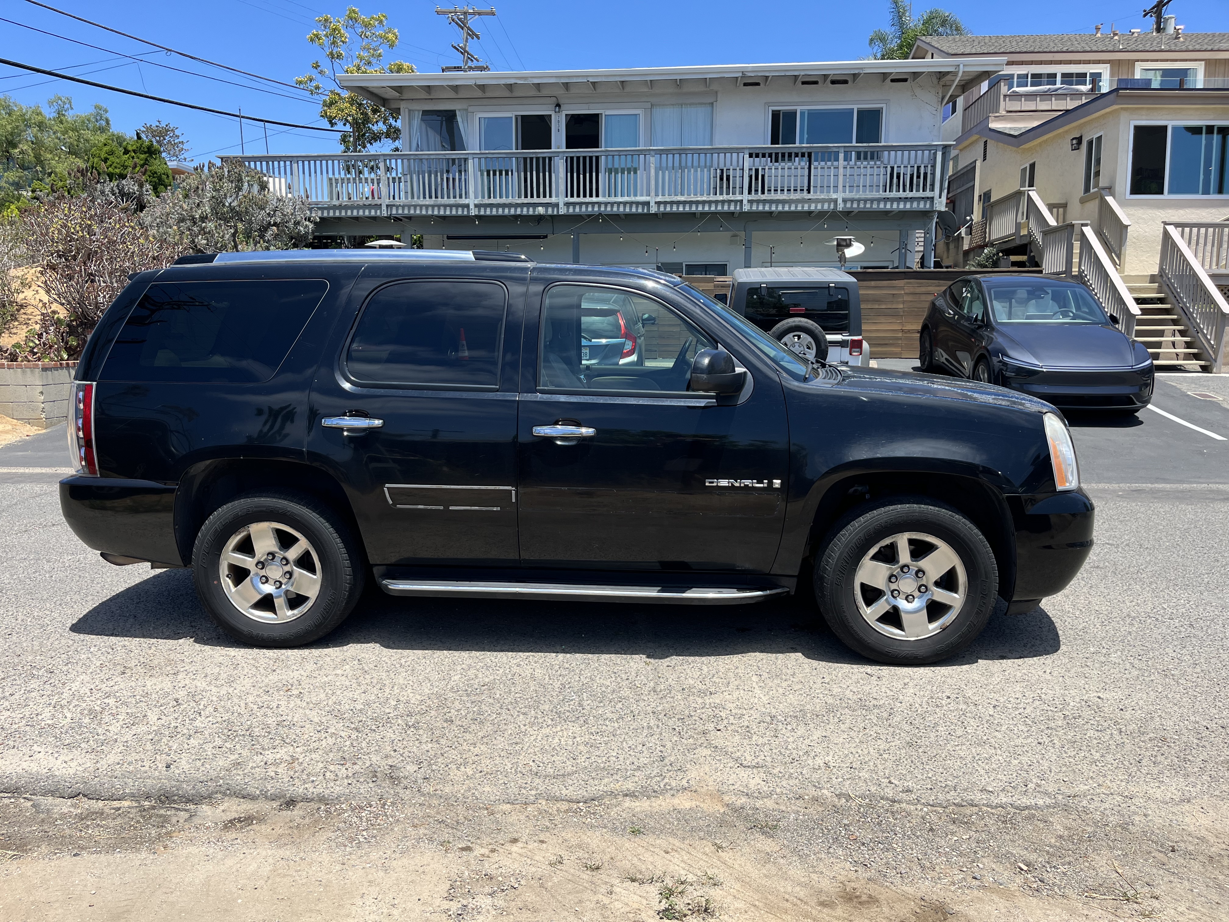 Used 2007 GMC Yukon Denali AWD/4WD image 6