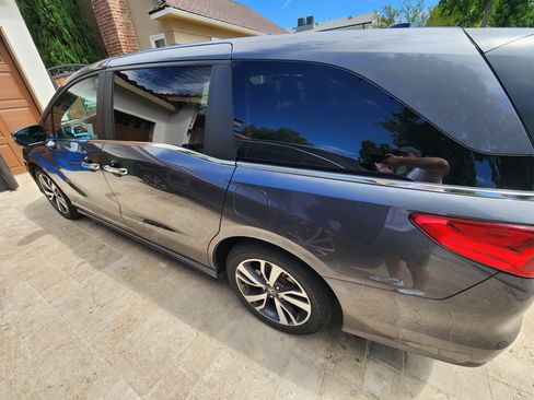 Used 2024 Honda Odyssey Touring image 4