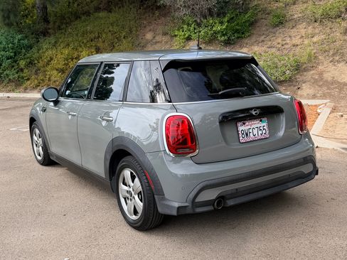 Used 2022 MINI Cooper 4-Door Hardtop FWD image 2