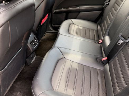 Used 2018 Ford Fusion SE w/ Equipment Group 601A FWD image 11