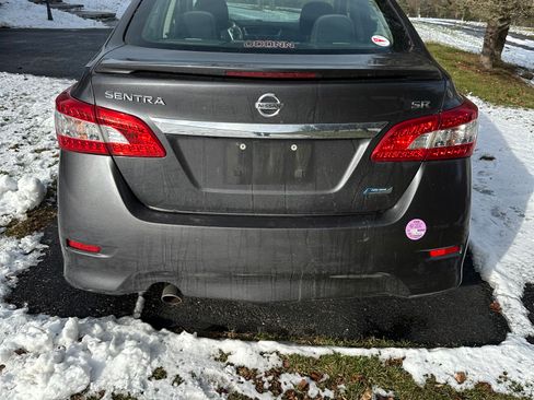 Used 2013 Nissan Sentra SR w/ Premium Pkg image 4