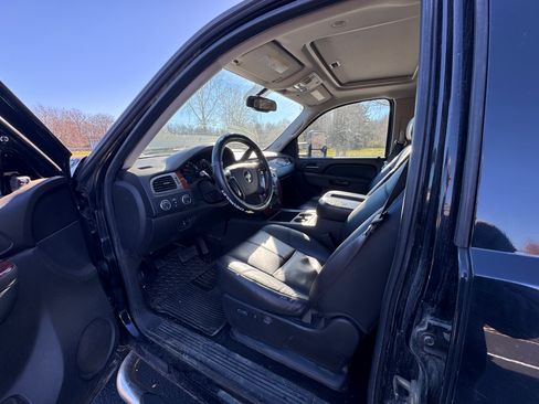 Used 2010 Chevrolet Silverado 2500 LTZ w/ Convenience Package image 9