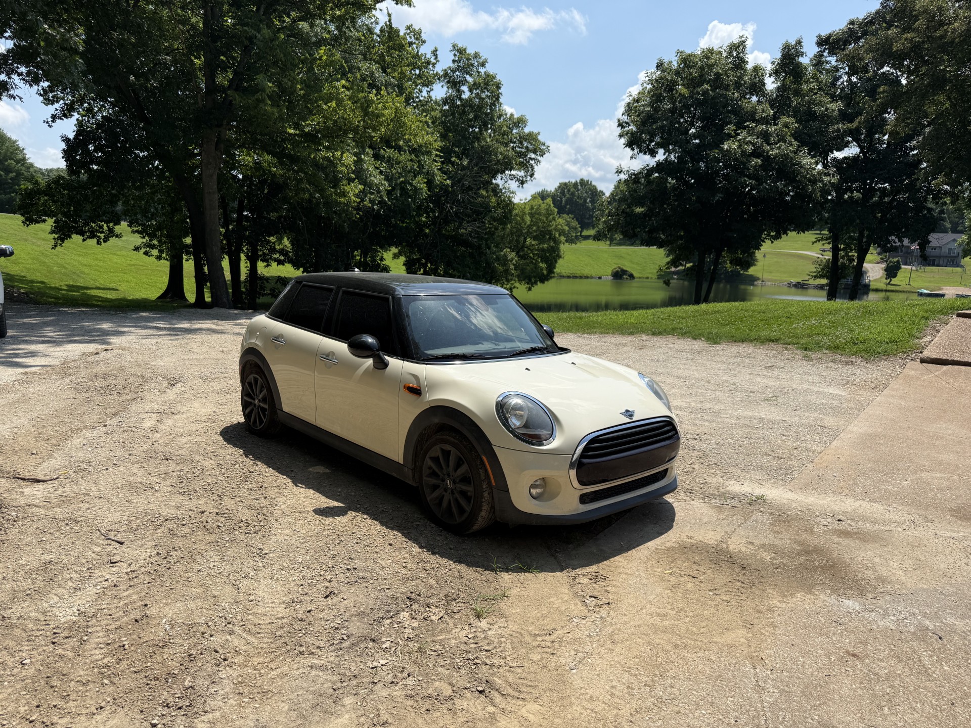 Used 2019 MINI Cooper 4-Door Hardtop FWD image 2