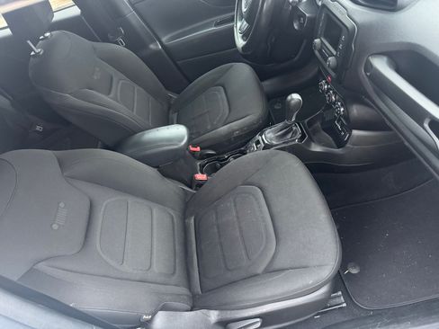 Used 2017 Jeep Renegade Altitude image 6