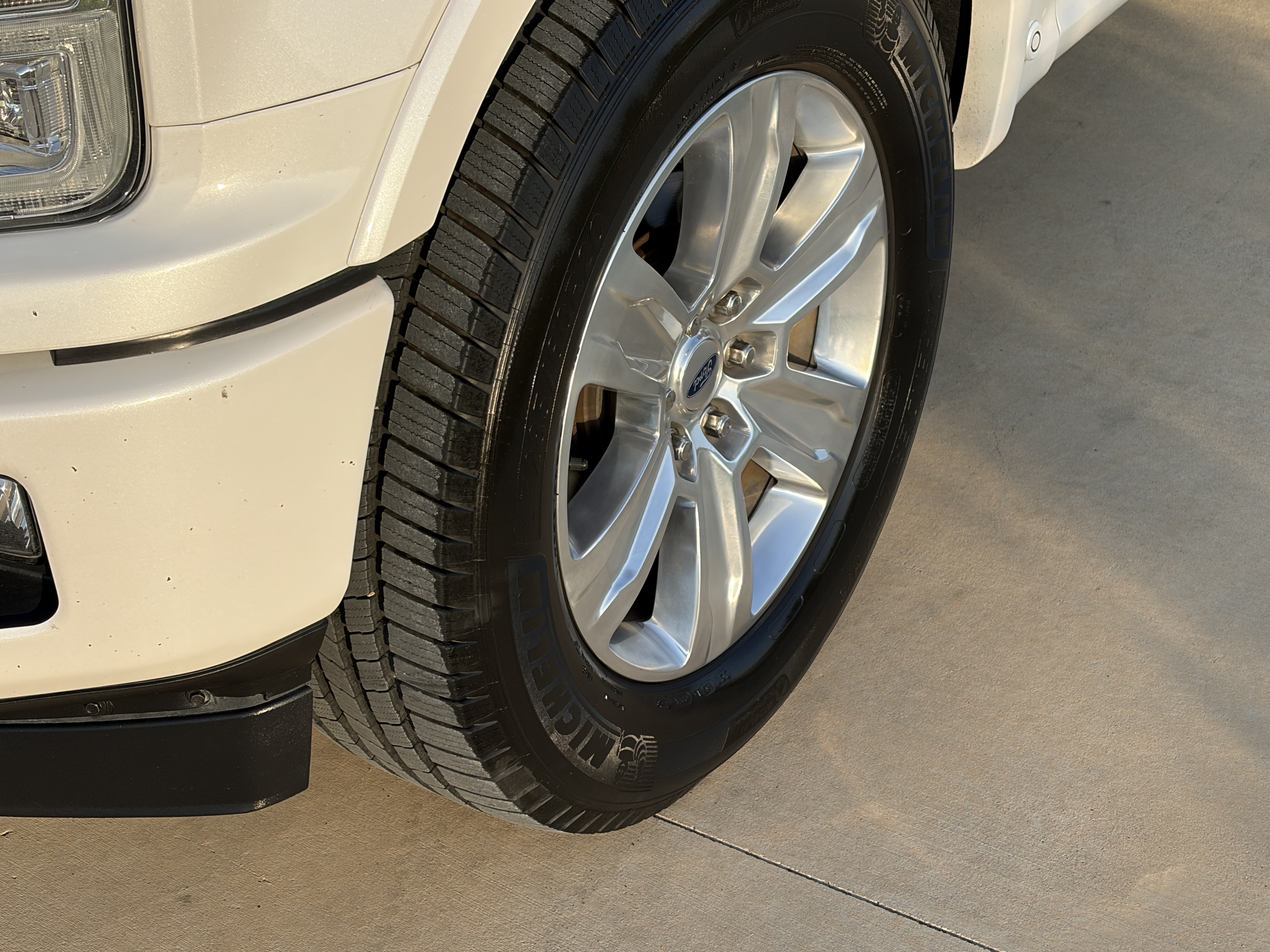 Used 2018 Ford F150 Platinum w/ Equipment Group 701A Luxury AWD/4WD image 10