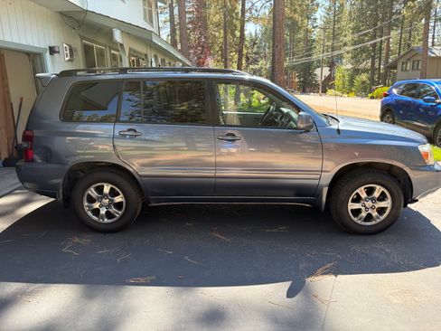 Used 2007 Toyota Highlander Sport AWD/4WD image 2