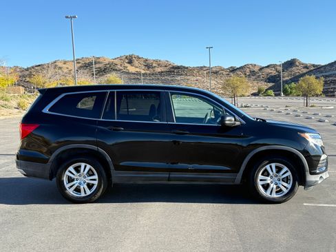 Used 2016 Honda Pilot LX image 2
