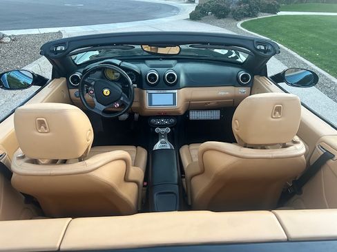 Used 2010 Ferrari California image 5