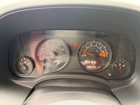 Used 2014 Jeep Patriot Sport w/ Power Value Group AWD/4WD image 4