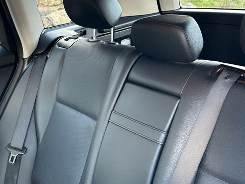 Used 2010 Mercedes-Benz GLK 350 2WD image 10