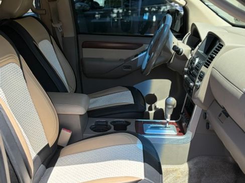 Used 2011 Nissan Pathfinder LE w/ Navigation Pkg AWD/4WD image 29