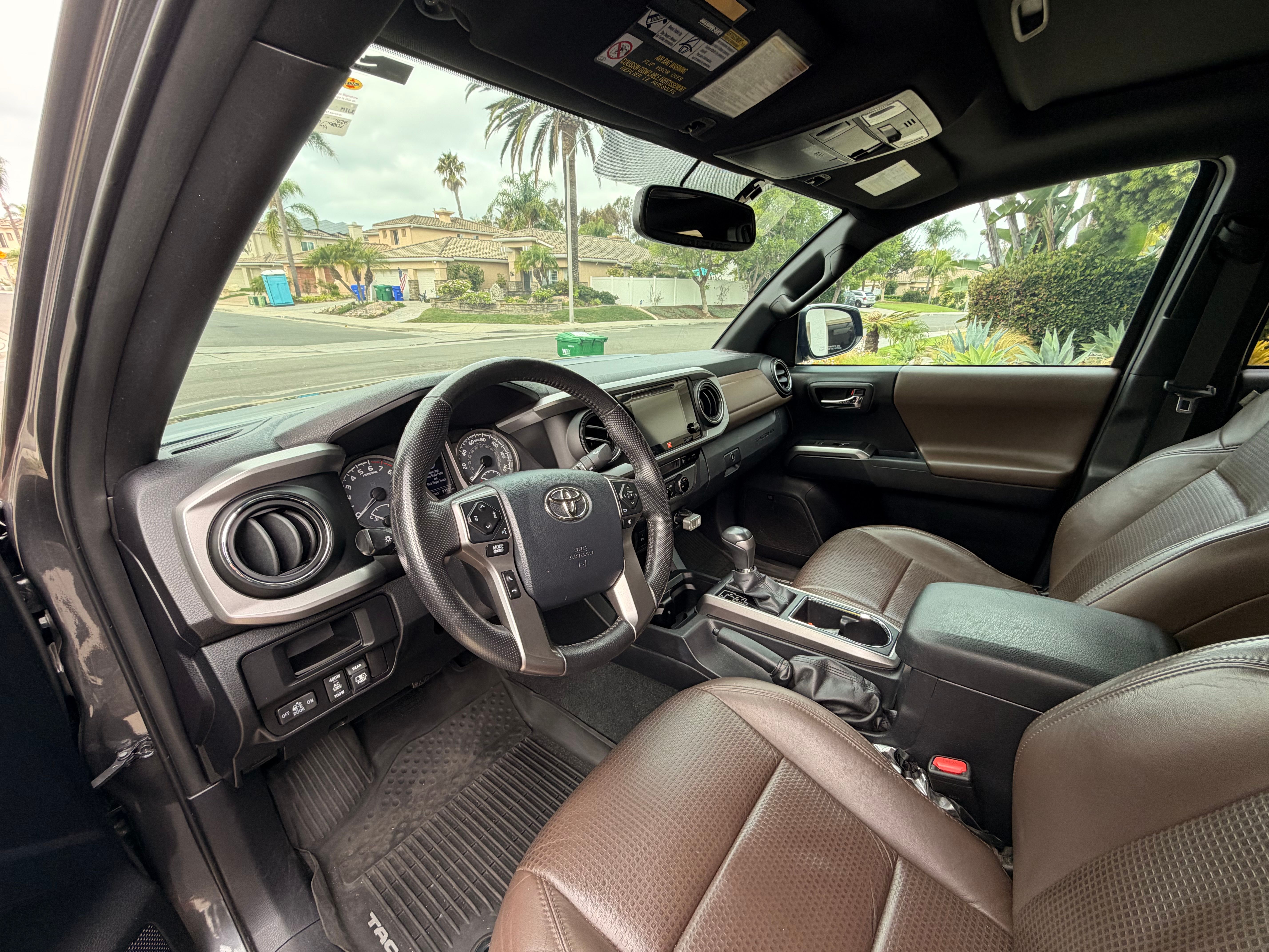 Used 2017 Toyota Tacoma Limited w/ Tow Package AWD/4WD image 12