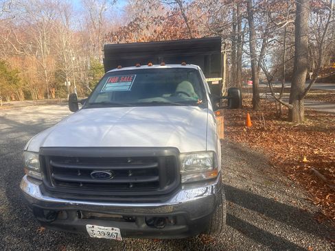 Used 2003 Ford F550 2WD Regular Cab Super Duty image 14