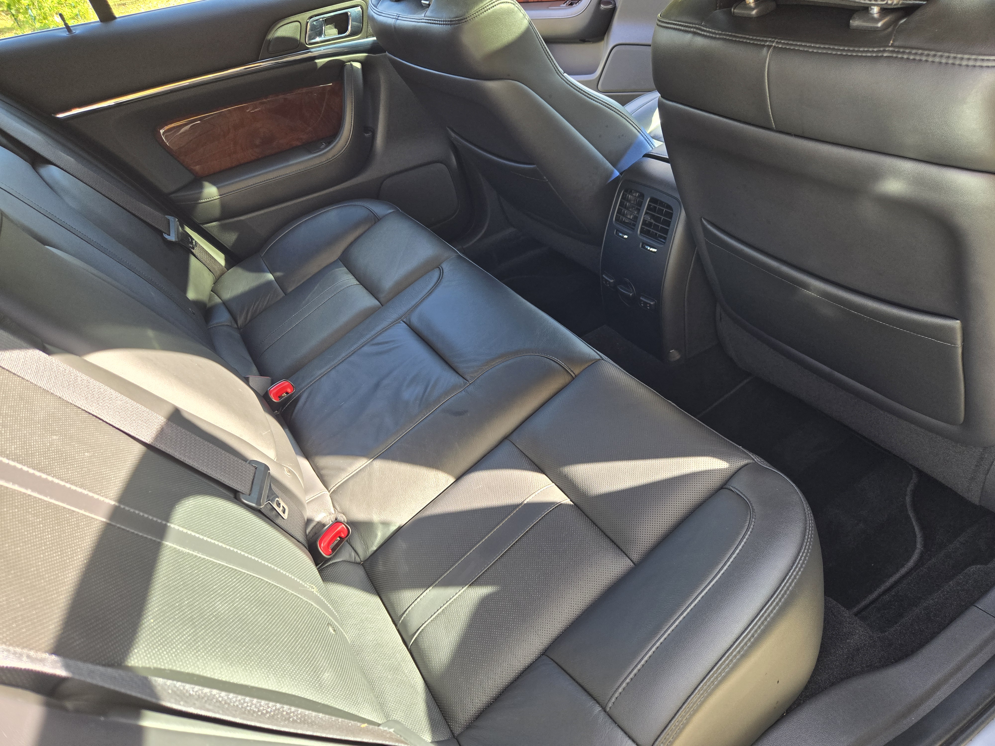 Used 2013 Lincoln MKS AWD image 19