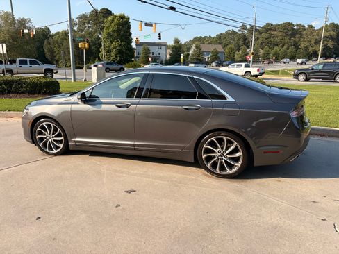 Used 2019 Lincoln MKZ Reserve w/ Reserve Plus Package FWD image 1
