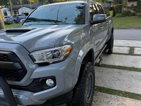 Used 2021 Toyota Tacoma TRD Sport image 5