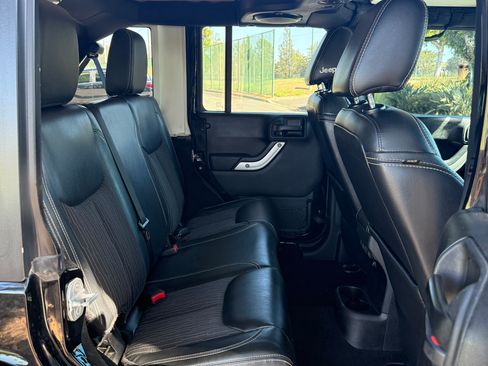 Used 2013 Jeep Wrangler Unlimited Sport image 29