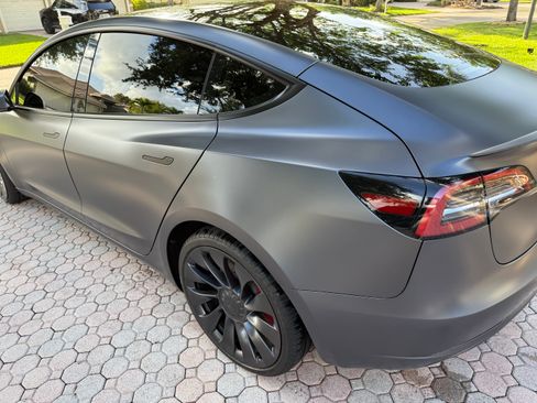 Used 2023 Tesla Model 3 Performance image 4