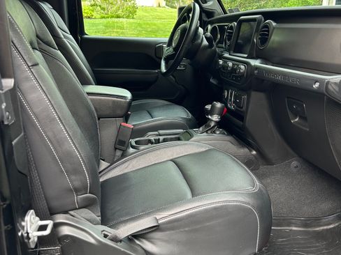 Used 2021 Jeep Wrangler Sport AWD/4WD image 5