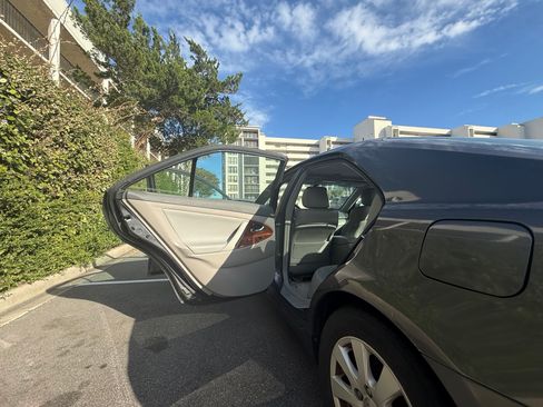 Used 2009 Toyota Camry XLE image 11