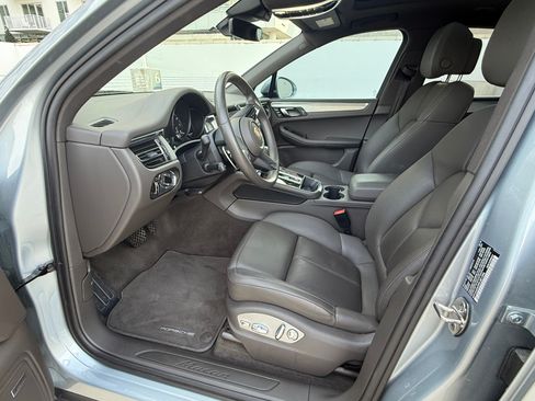 Used 2023 Porsche Macan image 26