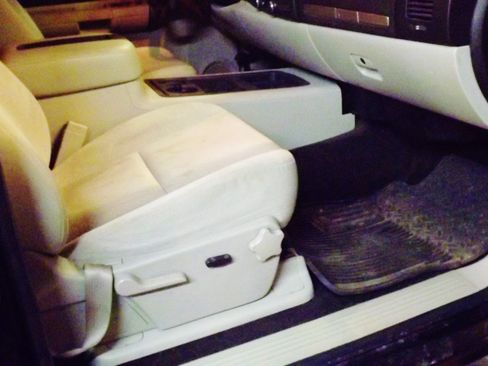 Used 2009 Chevrolet Silverado 2500 LT w/ Exterior Plus Package image 23