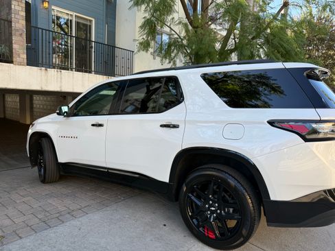 Used 2021 Chevrolet Traverse Premier w/ Redline Edition image 5