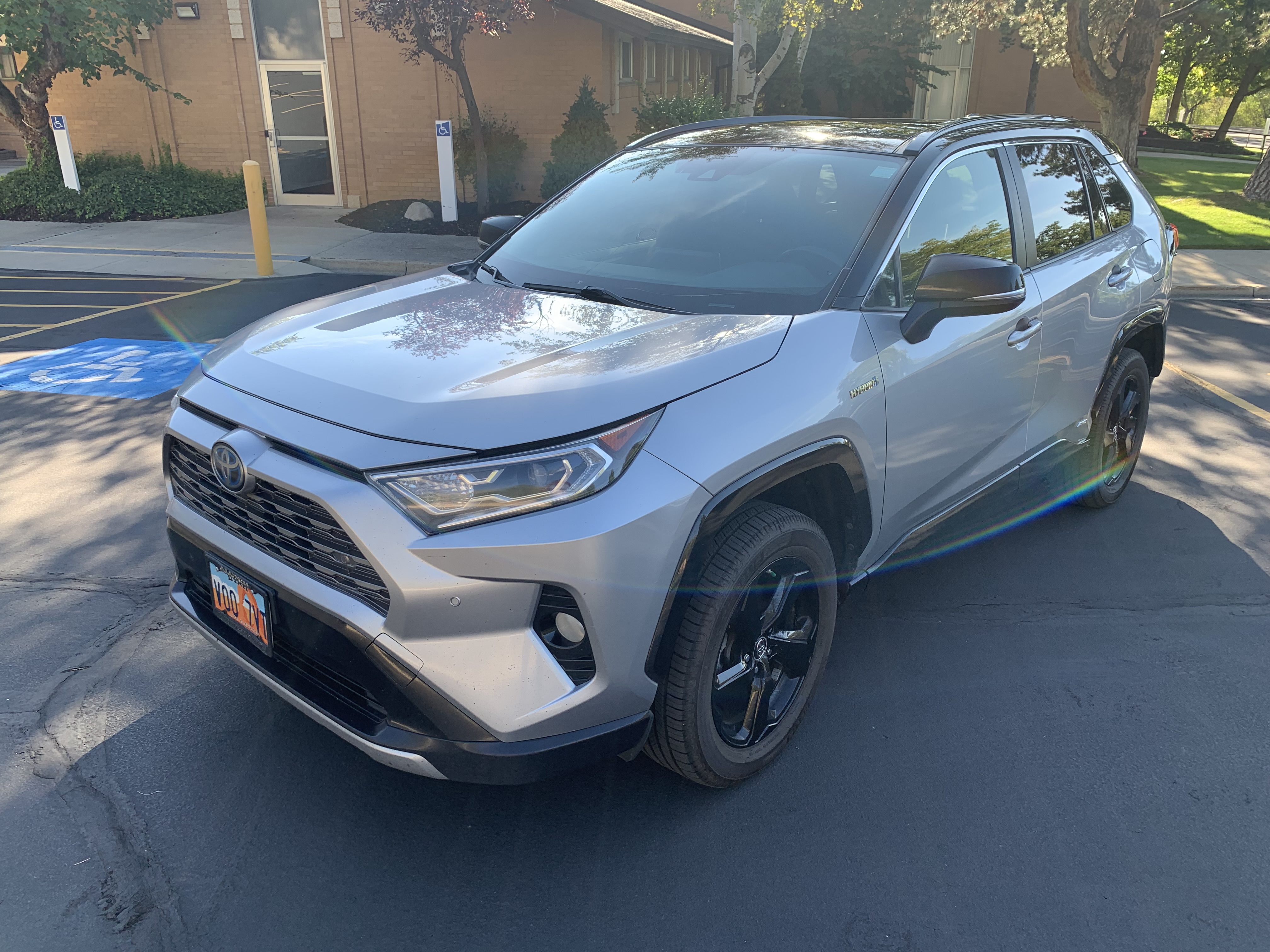 Used 2019 Toyota RAV4 XSE AWD/4WD image 1