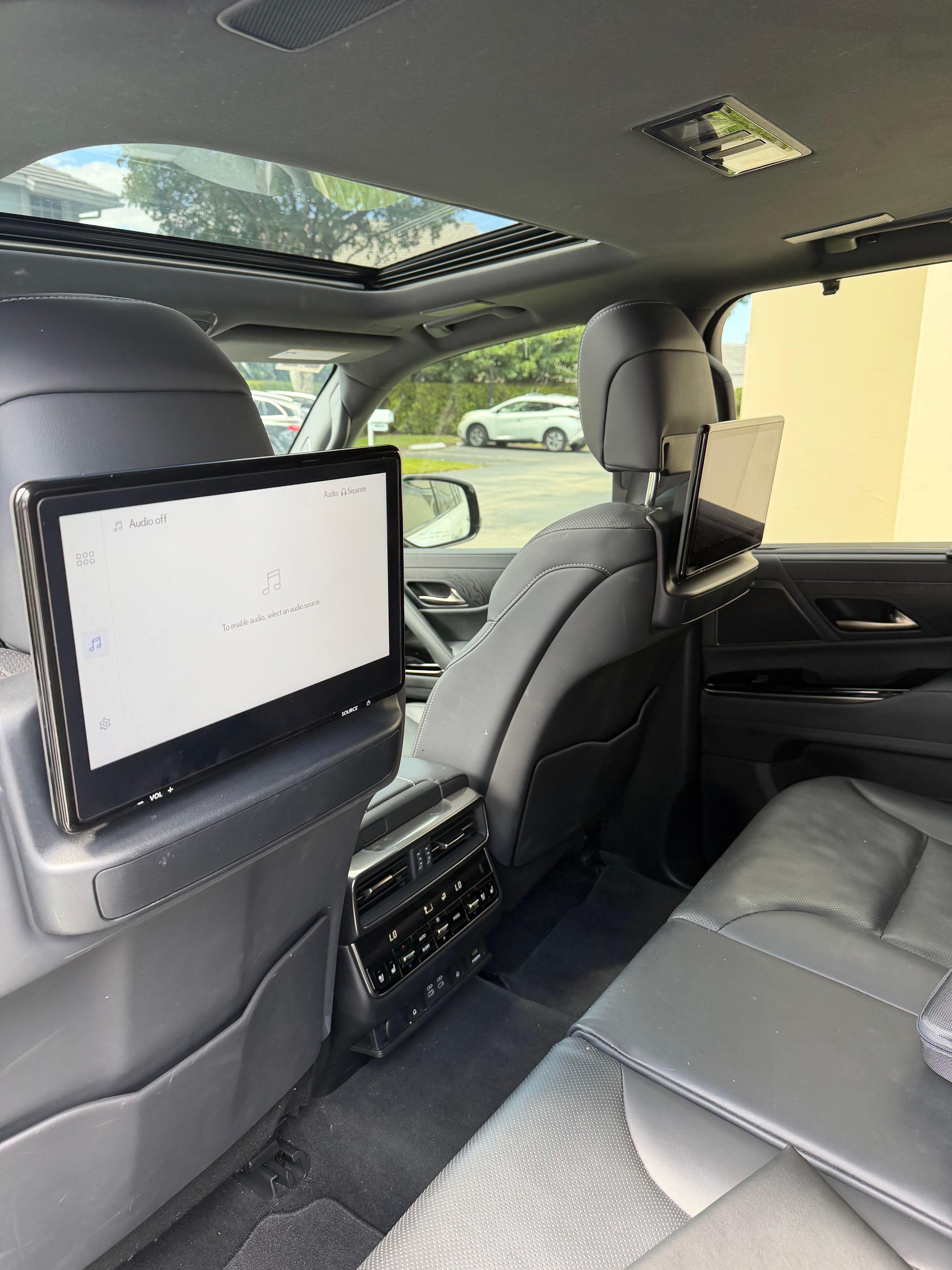 Used 2024 Lexus LX 600 4WD w/ Appearance Package image 6