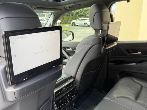 Used 2024 Lexus LX 600 4WD w/ Appearance Package image 6