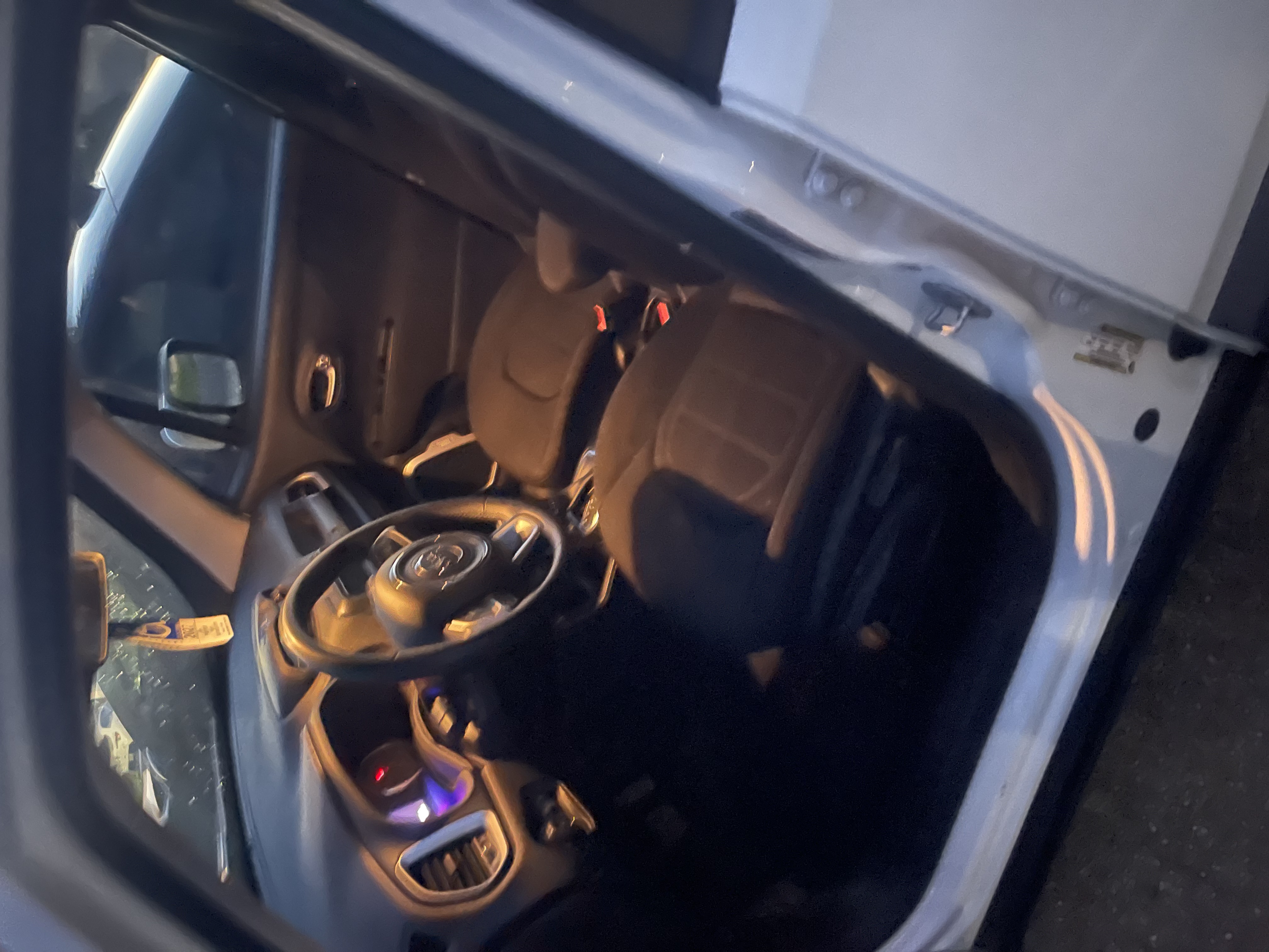 Used 2018 Jeep Renegade Latitude FWD image 9