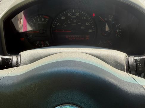 Used 2004 Nissan Armada LE AWD/4WD image 4