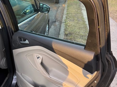 Used 2013 Ford C-MAX SEL image 20