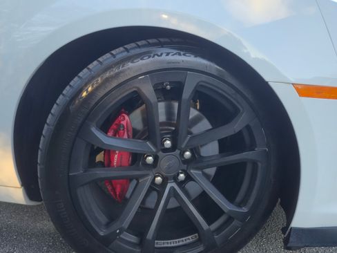 Used 2014 Chevrolet Camaro SS w/ SS Performance Package image 18