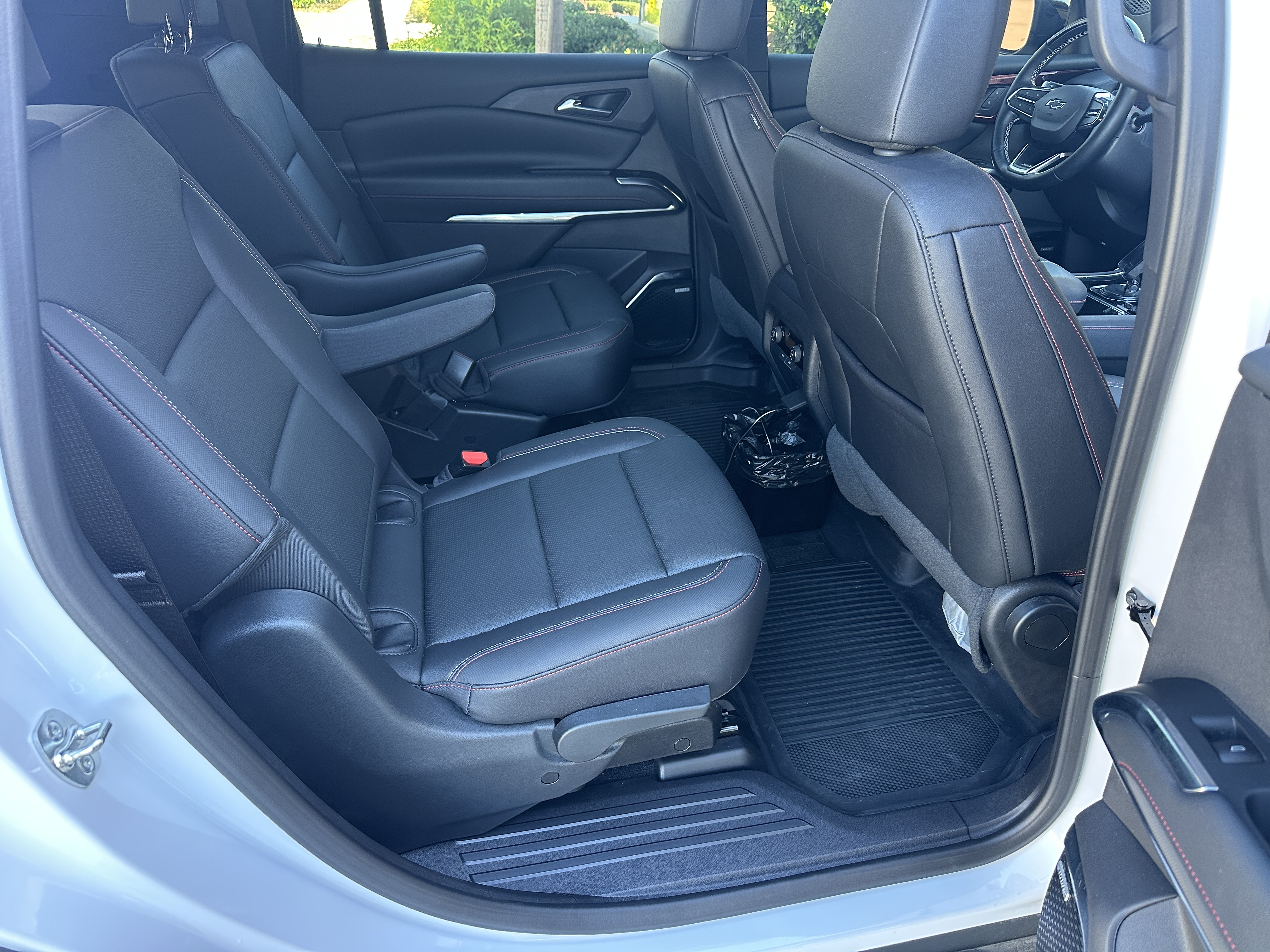 Used 2025 Chevrolet Traverse Z71 w/ Enhanced Driving Package AWD/4WD image 8