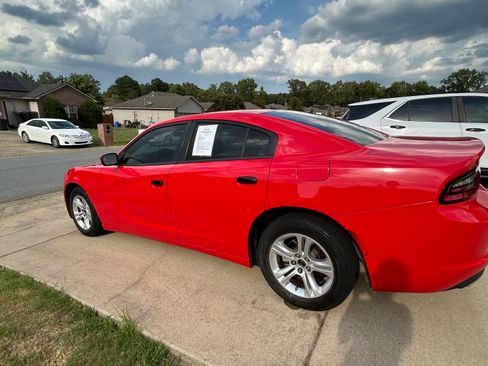 Used 2022 Dodge Charger SXT RWD image 5