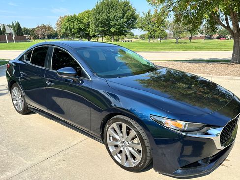 Used 2019 MAZDA MAZDA3 Sedan w/ Select Package image 2
