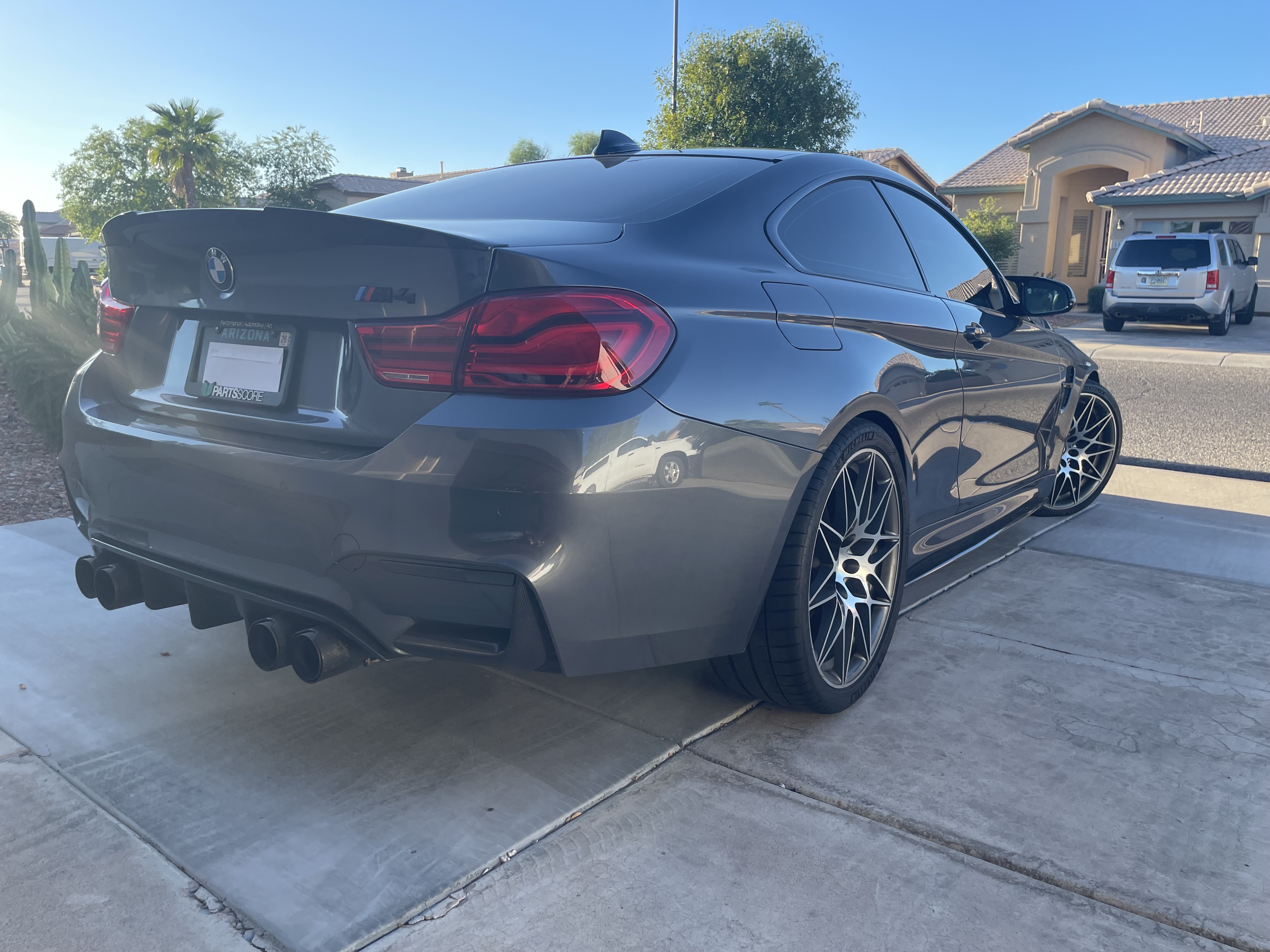 Used 2018 BMW M4 Coupe RWD image 2